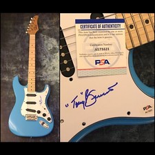 PSA I Left My Heart in SF  * TONY BENNETT *  Signed Electric Guitar PROOF COA