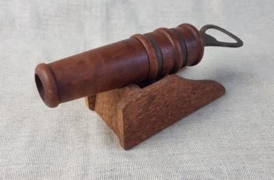 Vintage Holz | Neuheit Flaschenöffner & Korkenzieher in Kanonenform *A