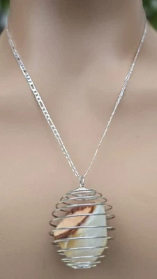 Agate Gemstone 925 Silver Plated 20 Inch Figaro Chain Healing & Dowsing - Image 1 of 4