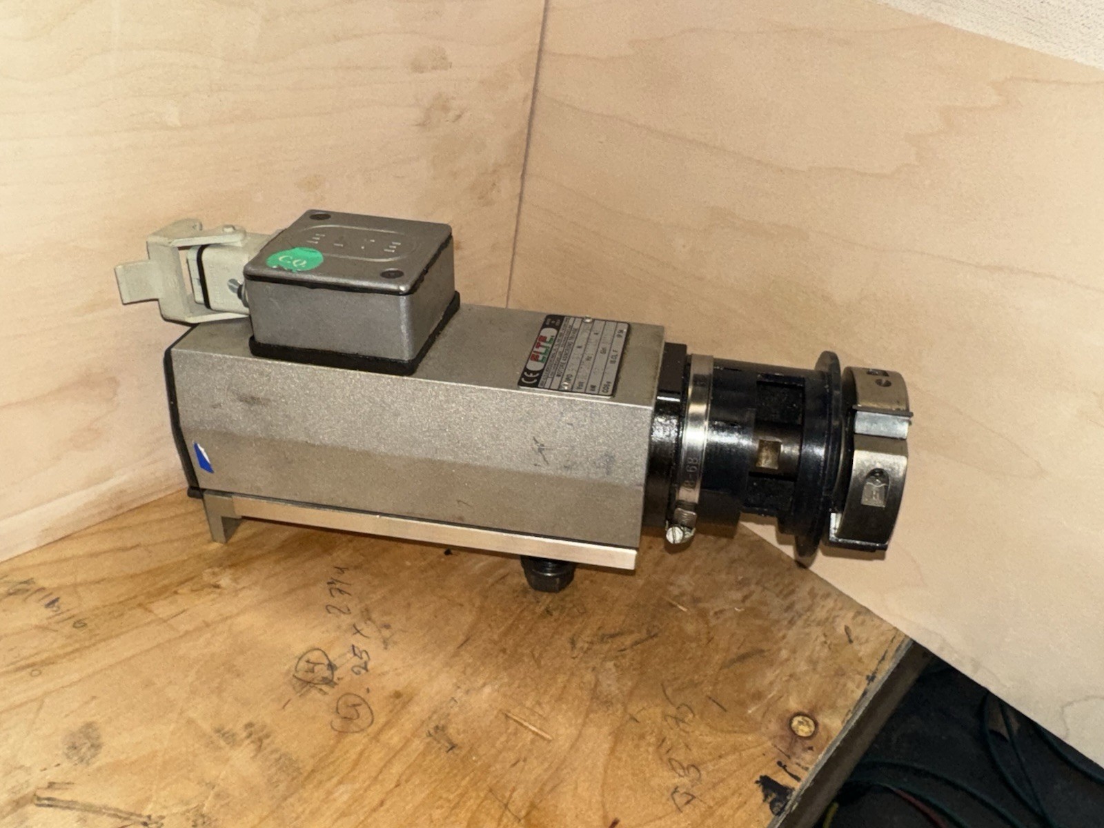 Elettromandrini Motore Asincrono Trifase 07 05 PEO 9/2 A2.5/1.5 V220/380 HZ200