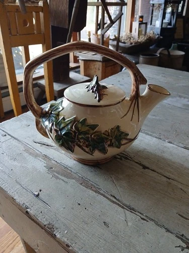 VINTAGE 1950's MCCOY TEAPOT IVY LEAF PATTERN BRANCH HANDLE