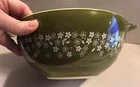 Pyrex 442 Spring Blossom Green Crazy Daisy Mixing Bowl 1.5 qt - VGUC for age