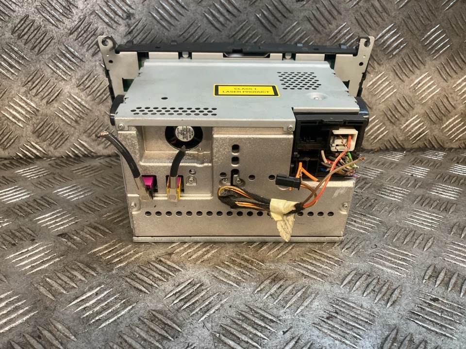 MERCEDES BENZ C180 W203 RADIO CD PLAYER HEAD UNIT A2038704589 - Image 2 of 3