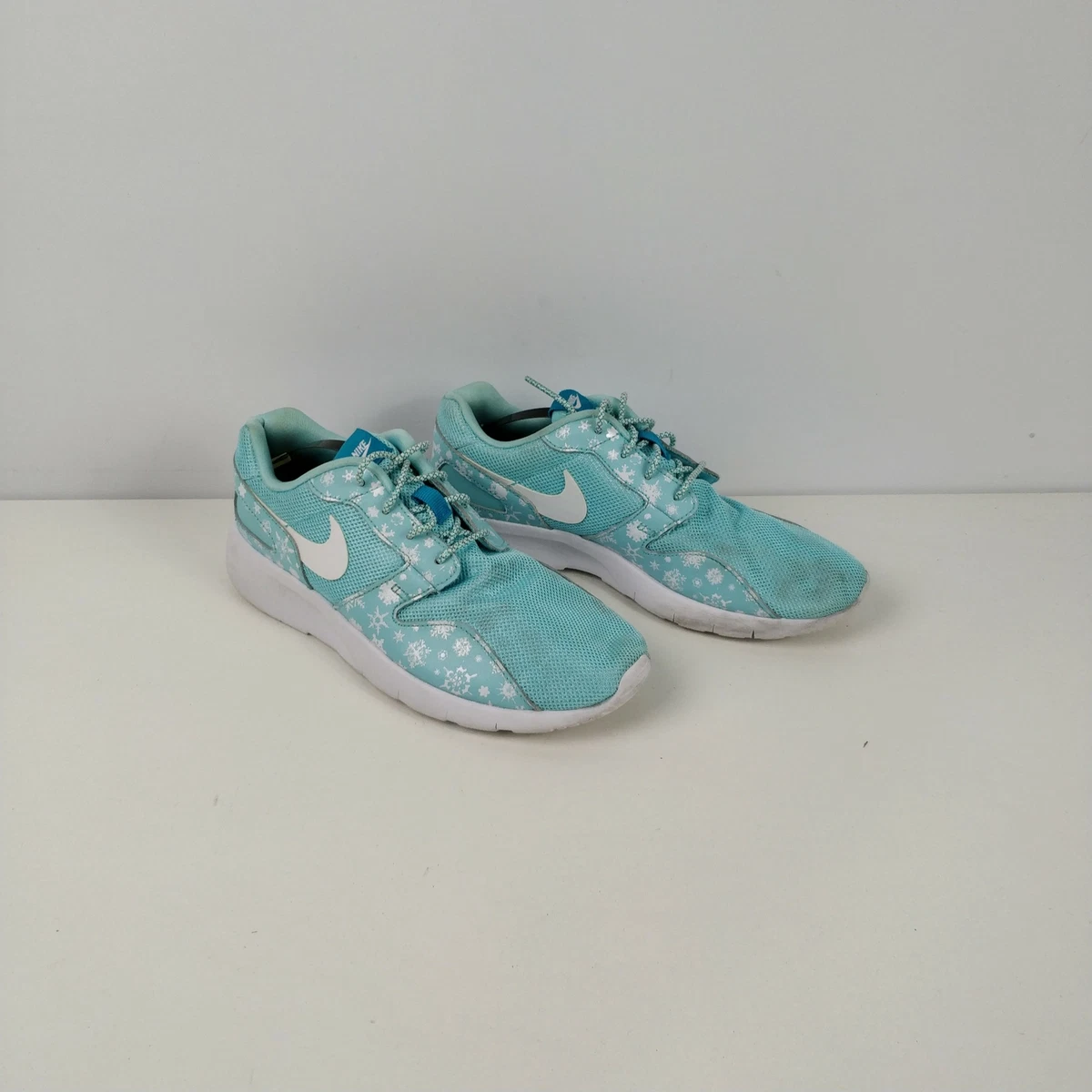 Girls blue top nike trainers