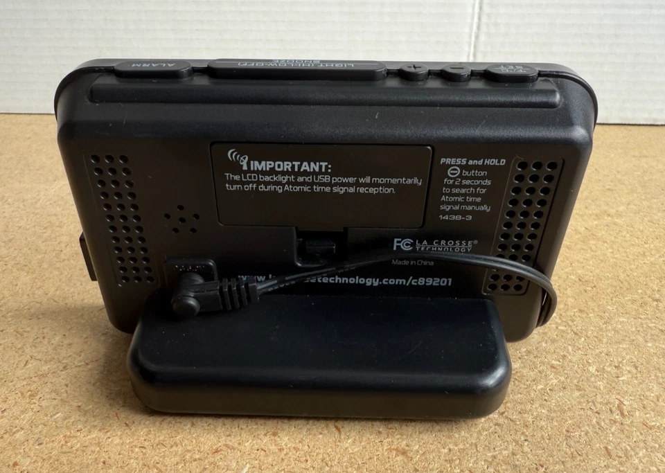 La Crosse технологии атомный цвет цифровой будильник с USB-портом C89201 черный - Изображение 3 из 3