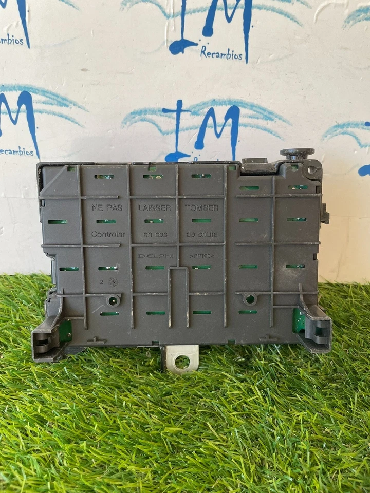 Caja de reles fusibles Citroen Berlingo 9657608880 84784187 - Imagen 4 de 4