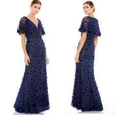 MacDuggal 67712 Midnight Floral Appliqué VNeck Flutter Sleeve Lace Gown NWT 18