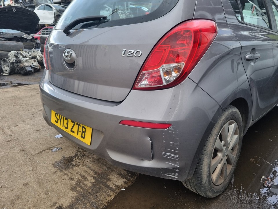 HYUNDAI I20 MK1 FACELIFT 2012-2014 REAR BACK BUMPER GREY [SAG] DAMAGED ...