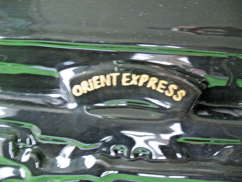 Vintage Richard Parrington Designs ORIENT EXPRESS Locomotive Train Teapot - Picture 3 of 7