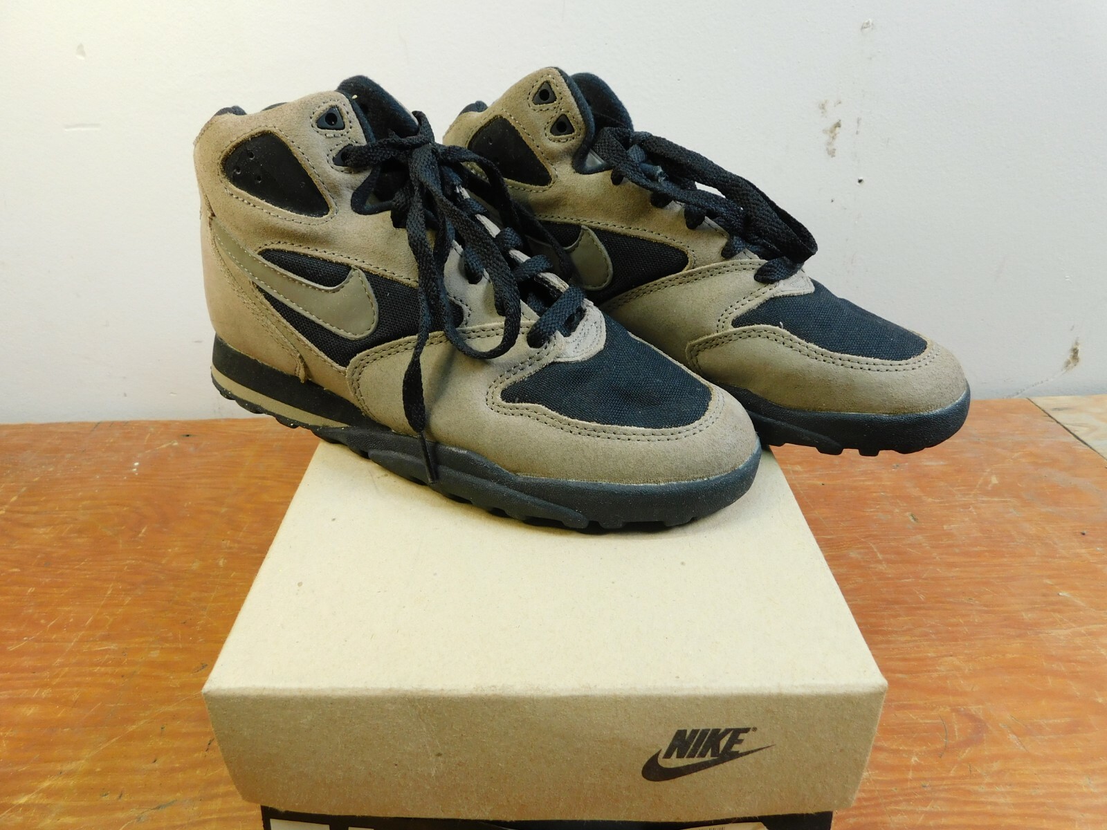 Vintage 90s Nike Acg Caldera MID 2 