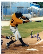 JOSE  OSUNA  PITTSBURGH  PIRATES    BATTING     SIGNED  AUTOGRAPHED  8X10 