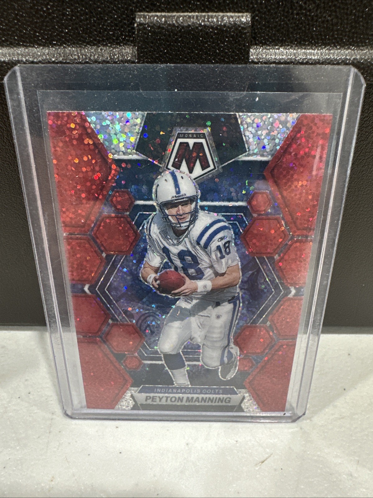 PEYTON MANNING 2023 MOSAIC FOOTBALL RED SPARKLE PRIZM COLTS #100