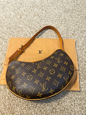 Louis Vuitton Vintage Monogram Croissant PM Shoulder Bag
