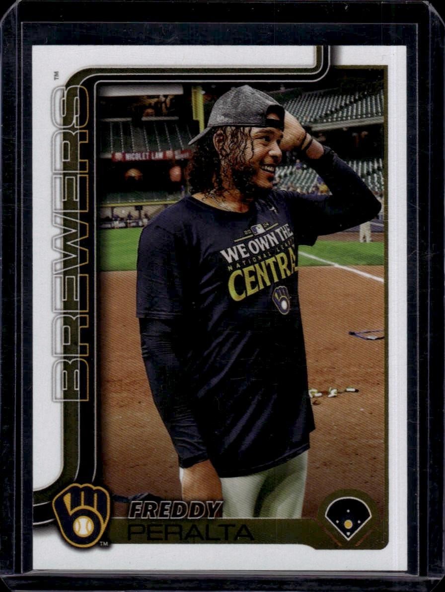 2025 Topps #61 Freddy Peralta Golden Mirror NMT+ Brewers
