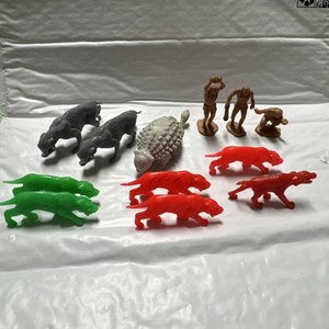 Vintage 70s Marx? Set Dinosaurs & caveman Plastic Prehistoric Playset Lot