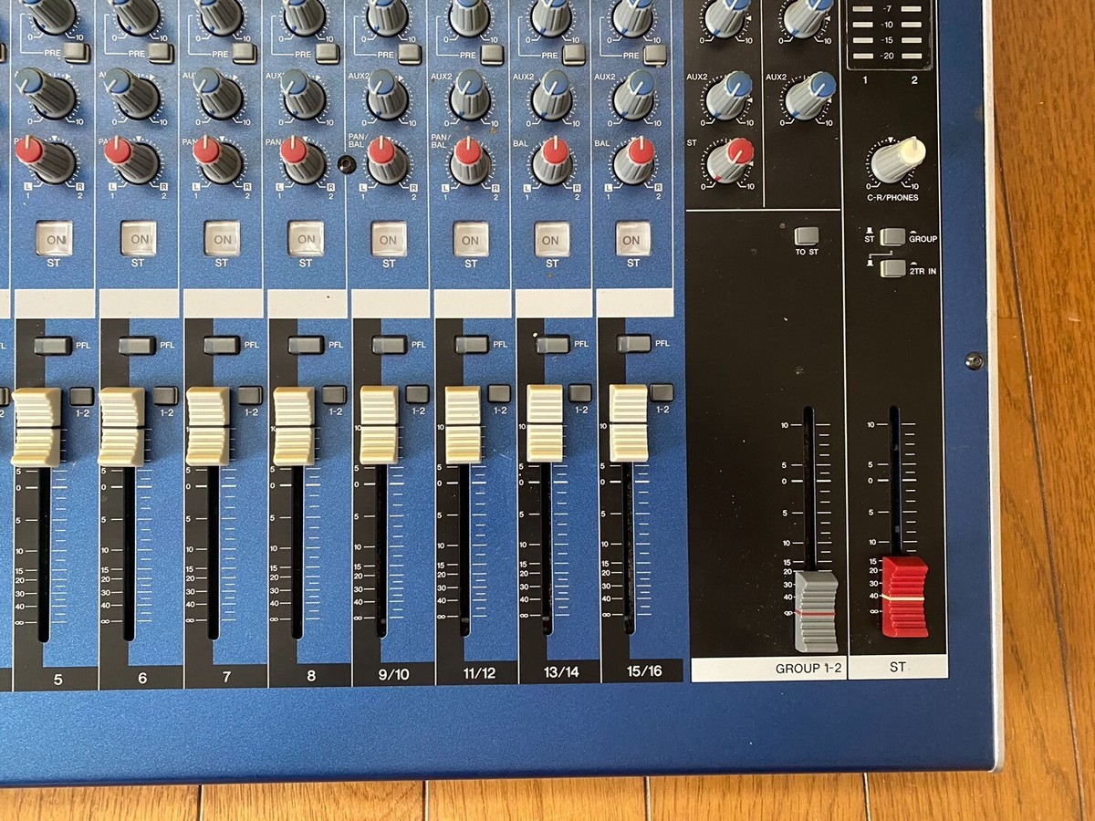 Yamaha MG16/4 16 channel Analog console Mixer Audio Equipment Good