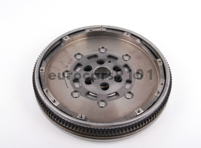New! Volkswagen Jetta LuK Clutch Flywheel 4150264100 06F105266AB  