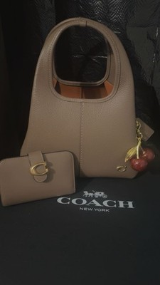 Coach Lana 23