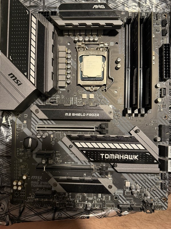 MSI MAG Z490 Tomahawk + Intel Core i3-10100F + 16GB DDR4 Combo Tested