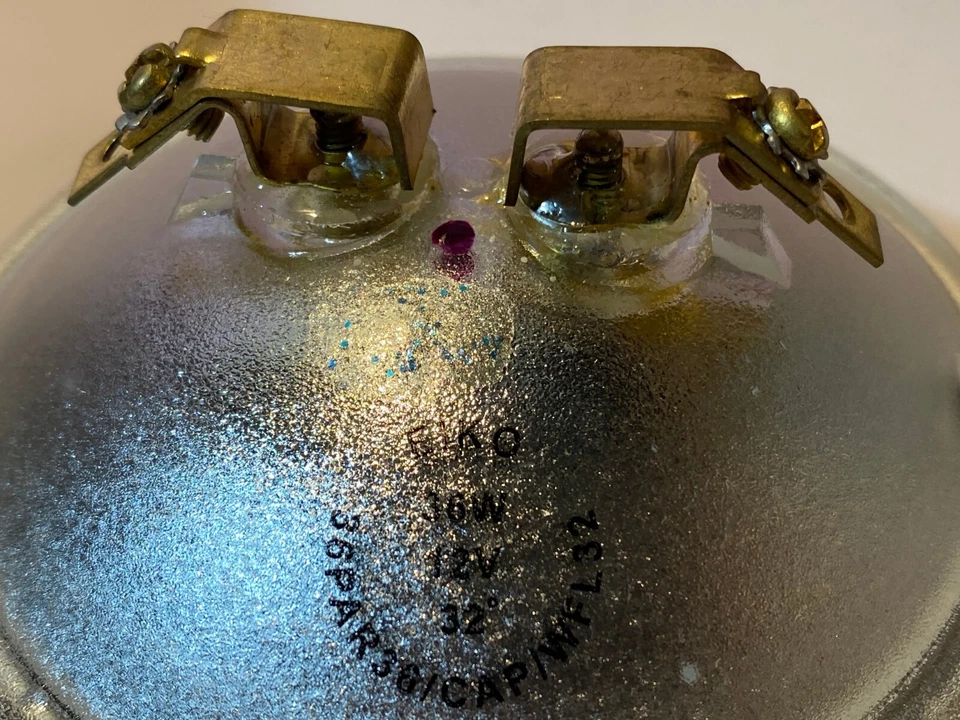 Eiko 36PAR36/CAP/WFL32 12V 36W PAR36 MP Slip-On and Screw Term C-6 Filament - Image 4 of 4