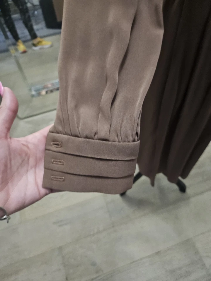 Vintage  Brown Button-Down Skirt Set. Sz Med - Image 3 of 4