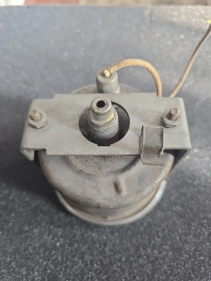 Tacómetro Mack vintage con contador de horas de motor modelo 551SBM6 Foto 2 de 3