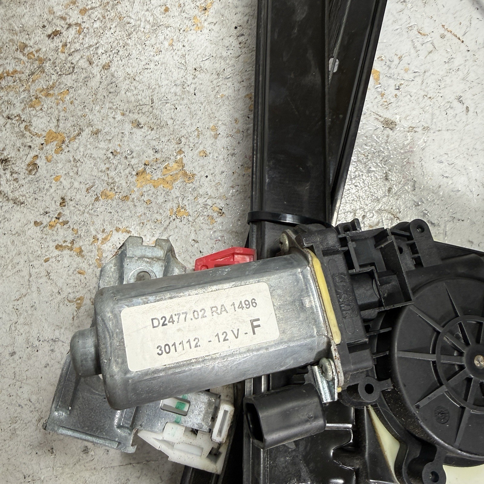 03-13 Maserati Quattroporte Left Front Window Regulator & Motor M139