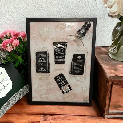 Jack Daniels Broken Bottle Art 3D Epoxy Wandbild Whisky Deko 30x40 Wall Hanging
