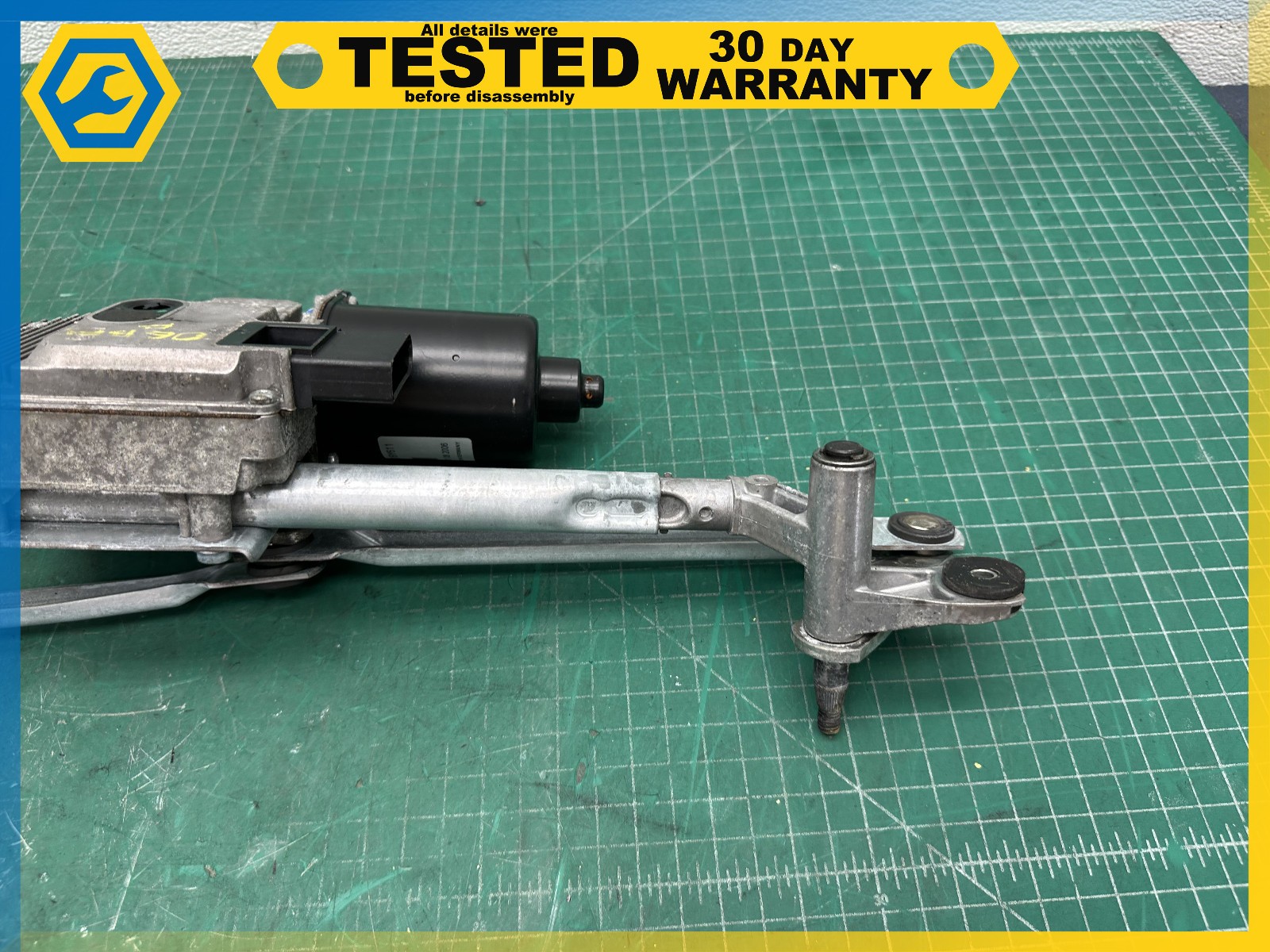 06-12 BENTLEY Flying Spur WINDSHIELD WIPER TRANSMISSION LINKAGE W/ MOTOR OEM
