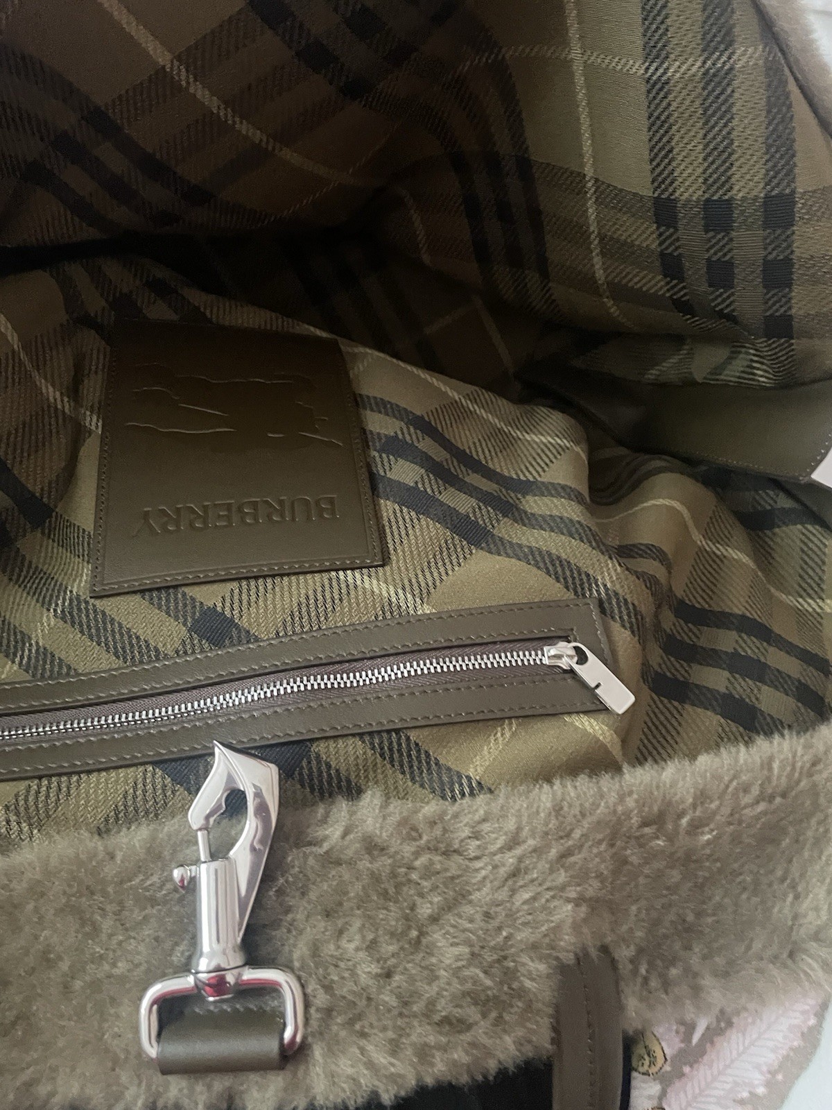 Burberry B Shield shearling Tote image 3