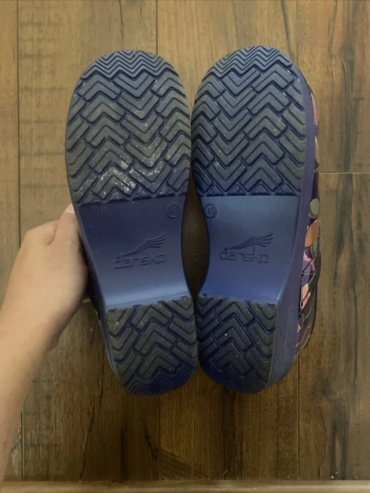 Temporada actual: Zuecos florales Dansko para mujer charol púrpura índigo talla 40 Foto 4 de 4