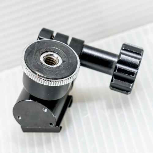 Mamiya Tilt Shoe Flash Adapter - Picture 3 of 3