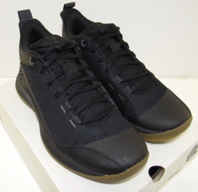 Under Armour Mens CURRY 3023087-003  Black  7.5 and 8 medium Style 3Z5 FREE SHIP