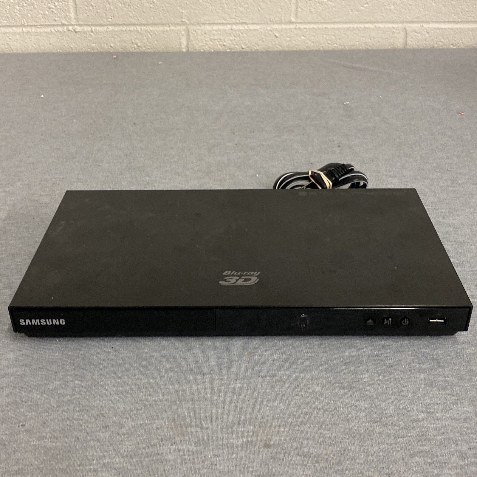 Samsung BDE5900/ZA Smart 3D WiFi HDMI BluRay Disc Player [No Remote