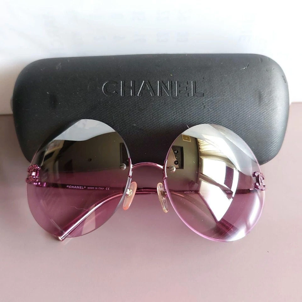 Óculos de sol CHANEL Coco logotipo motivo vintage 4057-D 120 lentes roxas - Imagem 3 de 4