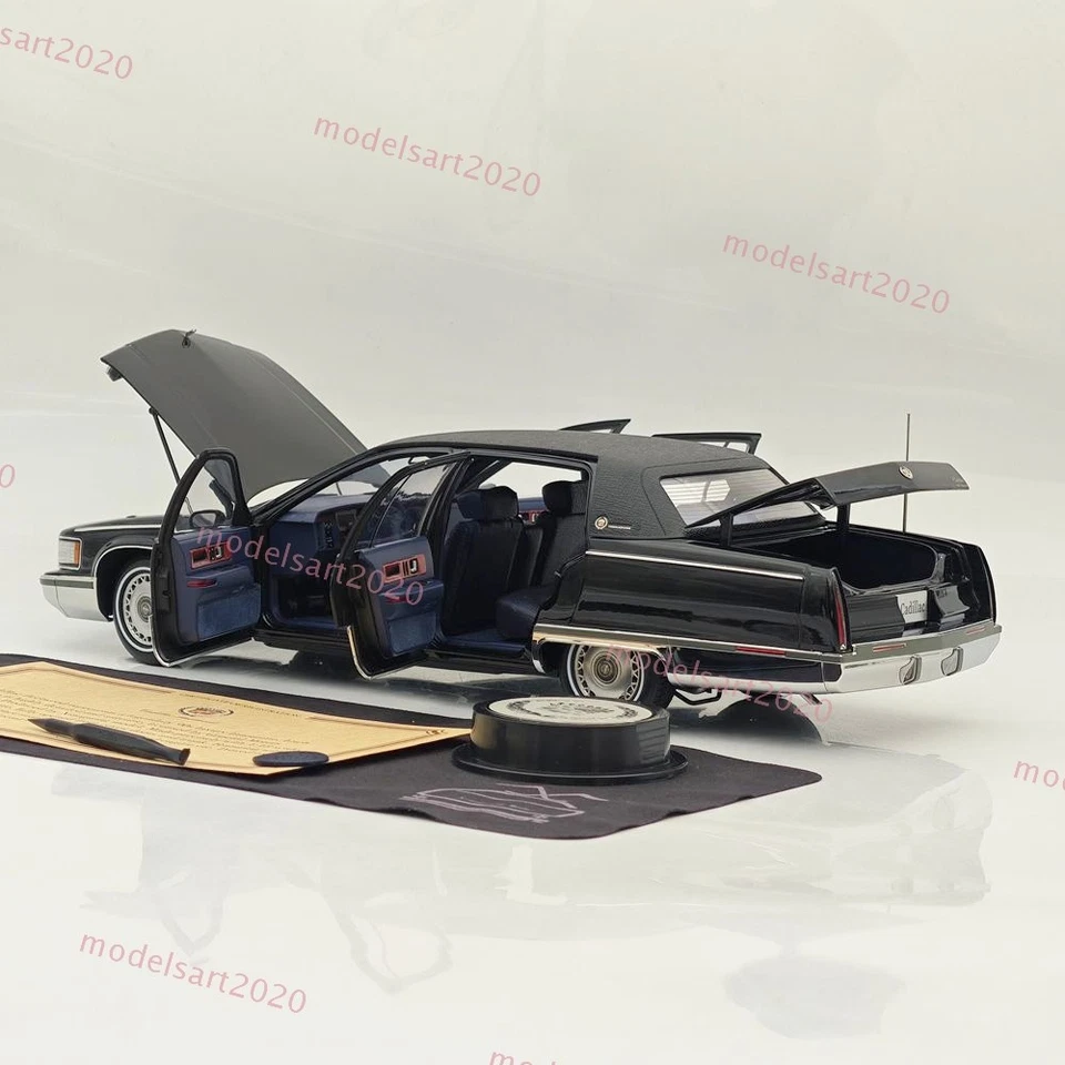 1:18 GM 1993 Cadillac Fleetwood Sedan Black / Blue Interio Diecast Model Edition - Image 4 of 4