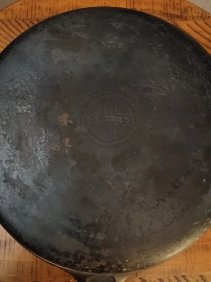Vintage GRISWOLD No. 8 Cast Iron Fry Pan Skillet - Image 4 of 4