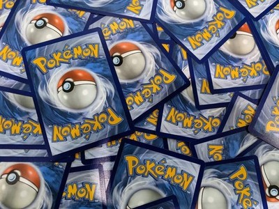 Pokémon Karten Bulk / Restposten 50x (40x Commons + 10x Reverse Holo/Holo Karten)