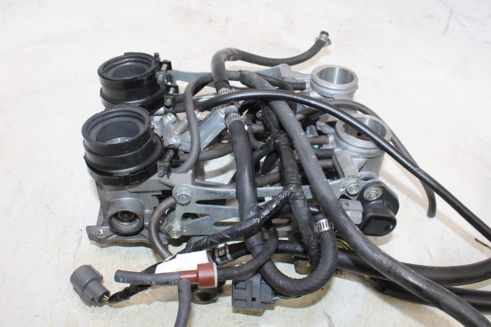 Honda Interceptor 800 VFR800A 2002 ABS OEM inyectores de combustible principales/cuerpos del acelerador Foto 2 de 4