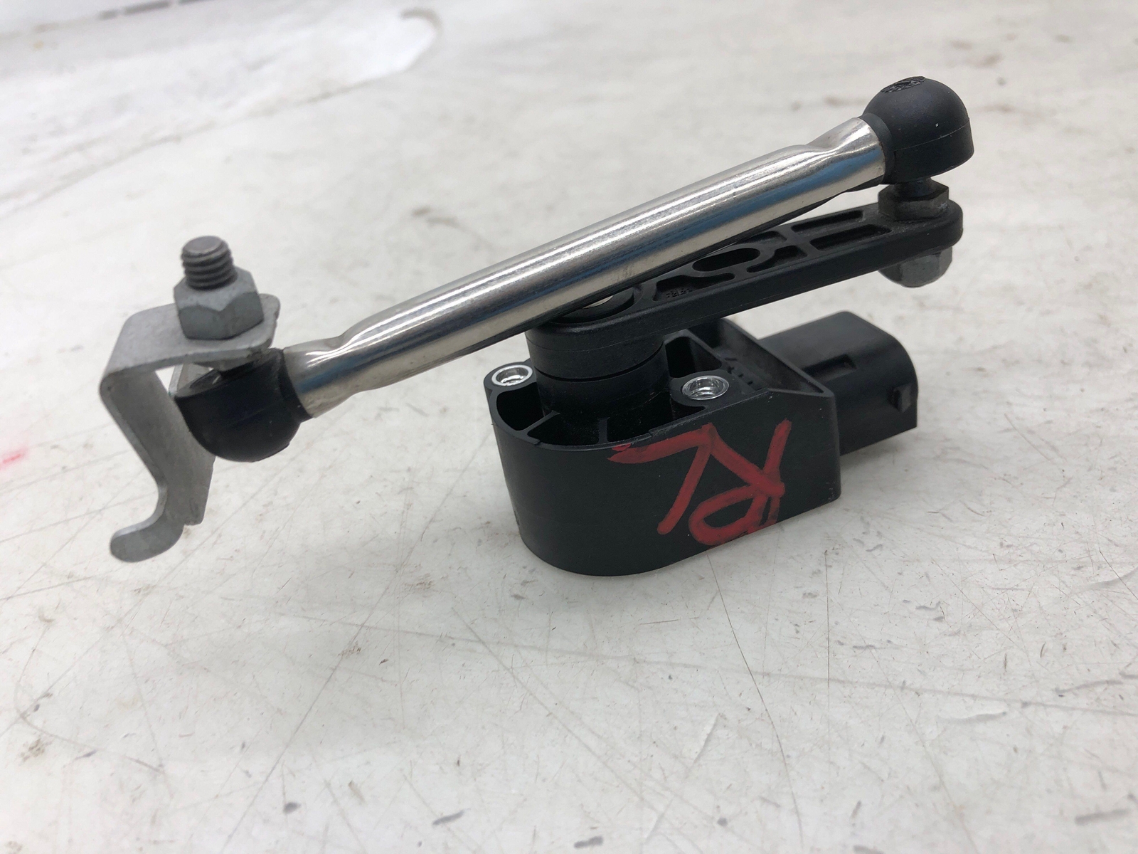2019-2023 ASTON MARTIN VANTAGE REAR RIDE HEIGHT LEVEL SENSOR SET HY53-13K070-AA