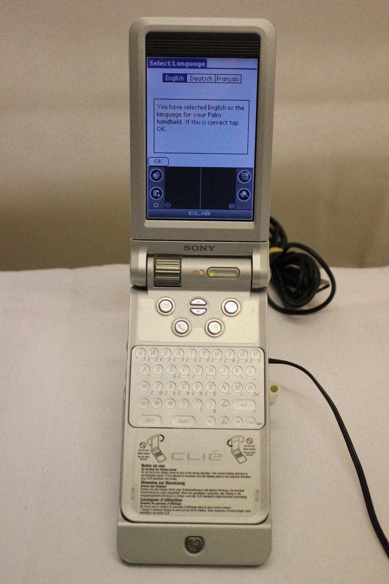 SONY CLIE PEG-NR70V/J （ジャンク） SONY CLIE PEG-NR70V/J （ジャンク）