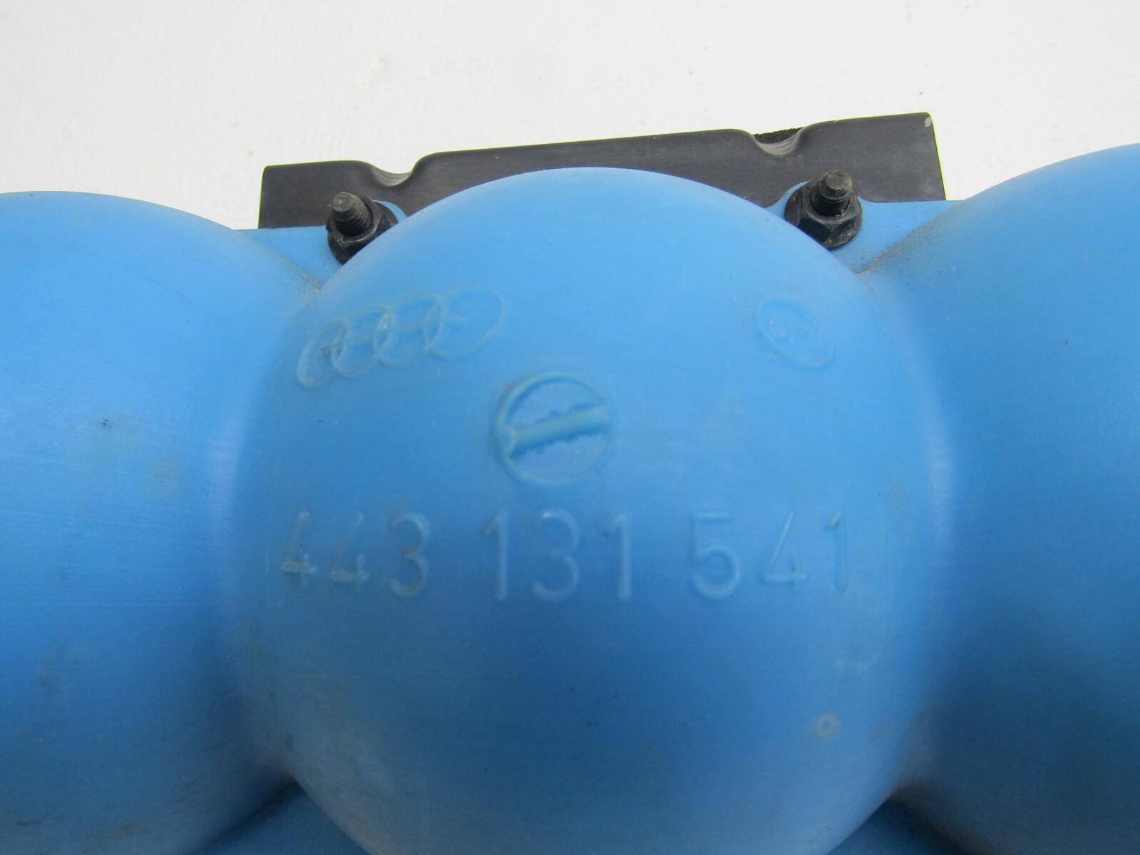 Vacuum Reservoir 443131541 Bentley Continental Audi Murcielago Gallardo Passat