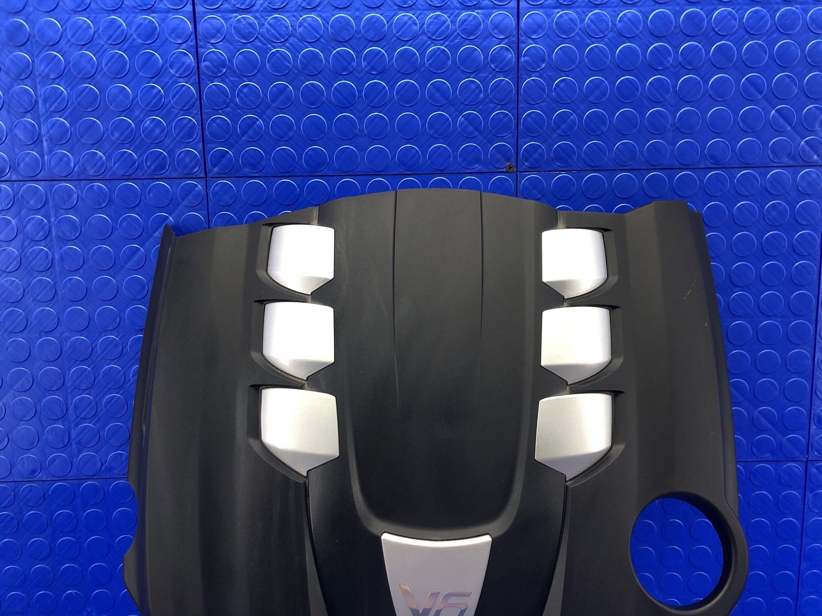 2017 2018 2019 2020 2021 2022 MASERATI LEVANTE OEM 3.0L ENGINE COVER TRIM PANEL