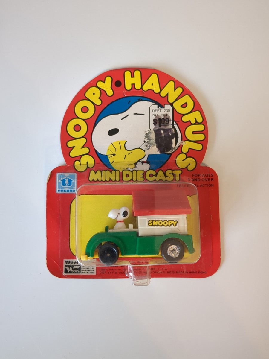 Snoopy Handfuls Mini Hasbro in Vintage , Die | - eBay Peanuts Red