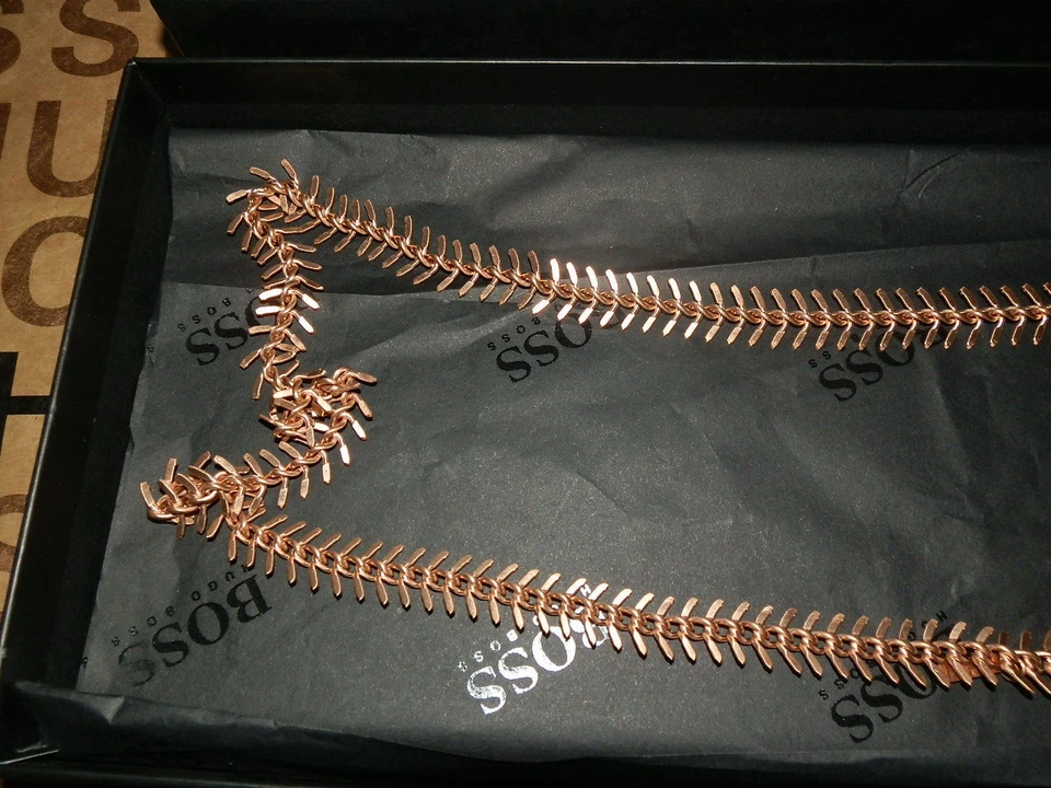 NOVO HUGO BOSS FEMININO MARCA DESIGNER OURO ROSA BOLSA ANEL COLAR - Imagem 4 de 4