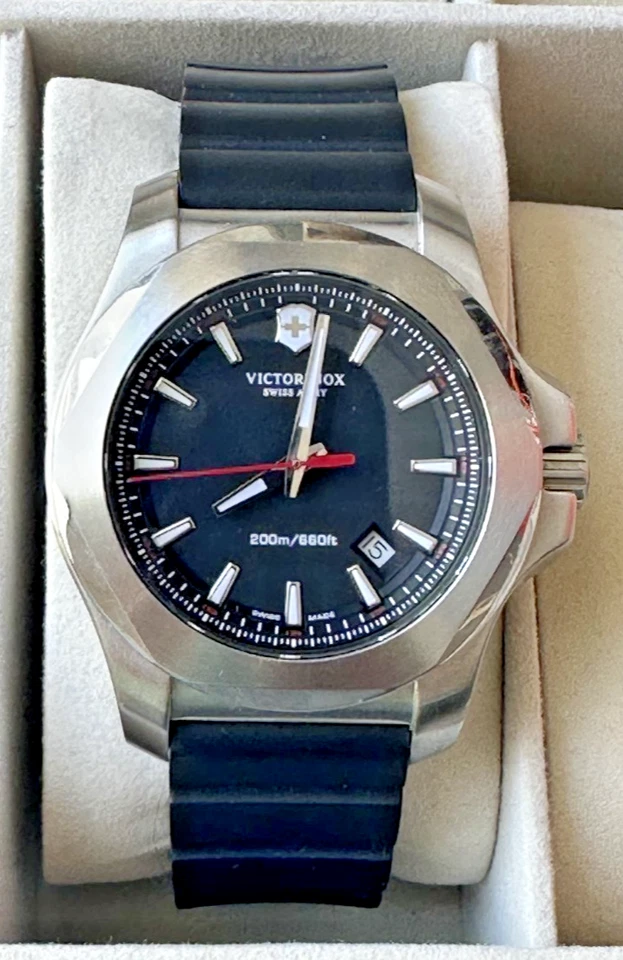 Victorinox I.N.O.X. Quartz Uhr, Edelstahl, Schwarz, 43 mm, Kautschukband - Bild 1 von 4