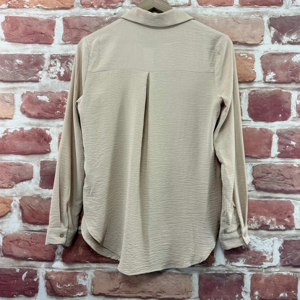 Camisa Timing Mujer Pequeña Beige Con Botones Manga Larga Cuello Blusa Bolsillos Foto 4 de 4