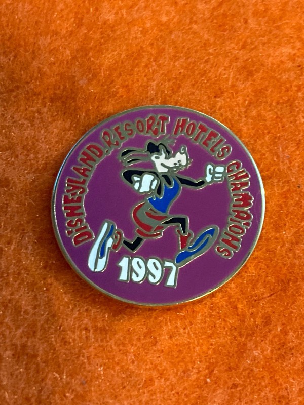 1146    DLR - Goofy - Disneyland Resort Hotels Champions 1997 - Cast