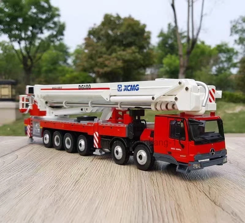 Modelo de aleación de camión de bomberos de combate Volvo XCMG DG100 1:50 Foto 2 de 4