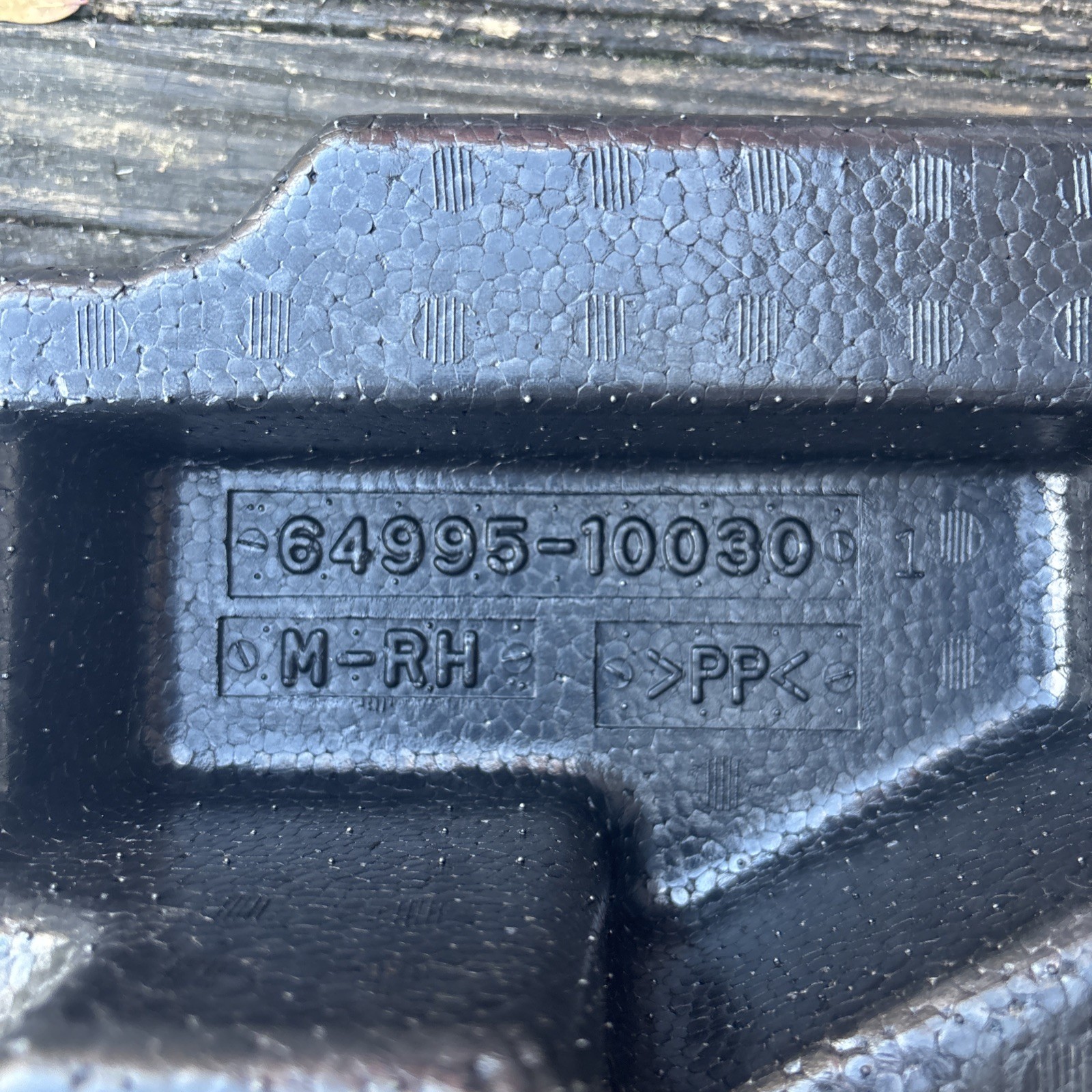 2018-2022 TOYOTA C-HR RIGHT TRUNK STORAGE COMPARTMENT BOX 64997-10030 OEM